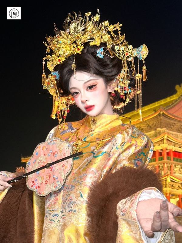 花间月 · 钟楼