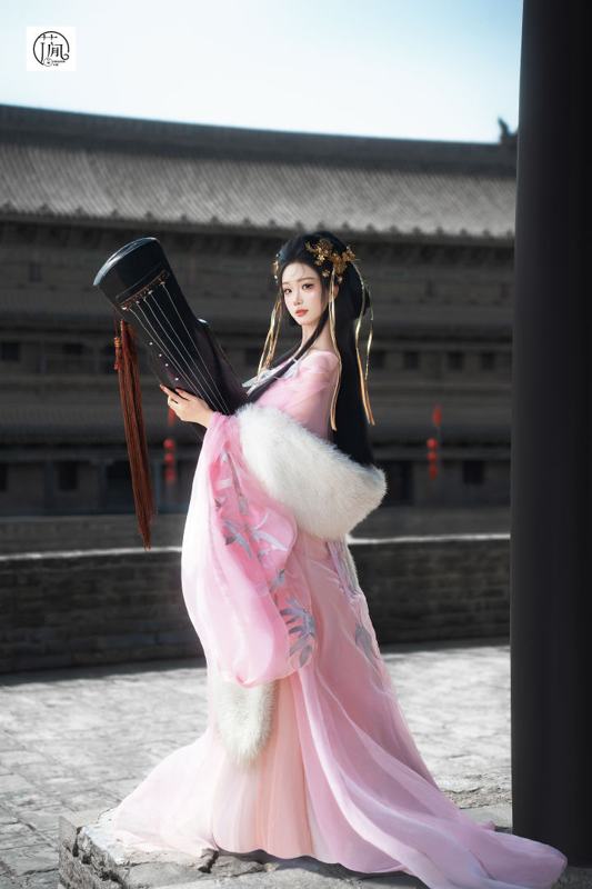 花间月 · 城墙