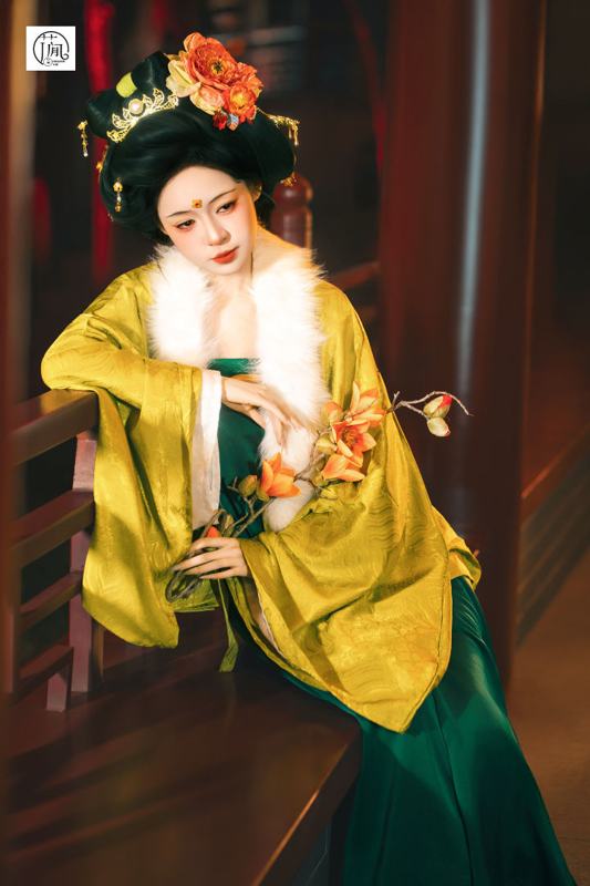 花间月 · 芙蓉园