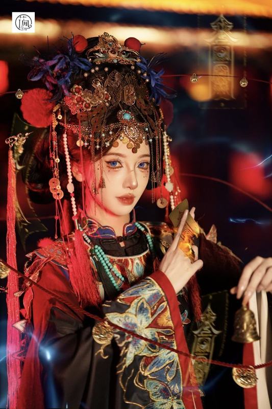 花间月 · 大祭司