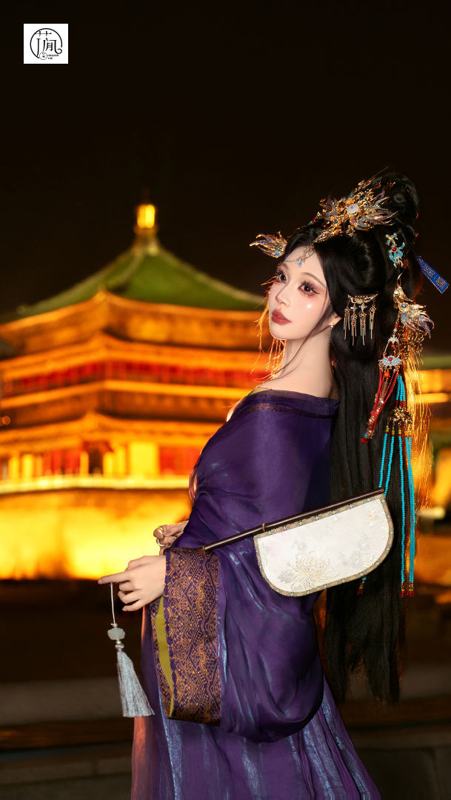 花间月 · 钟楼