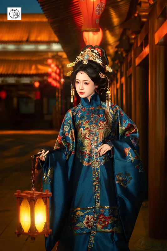 花间月 · 明制