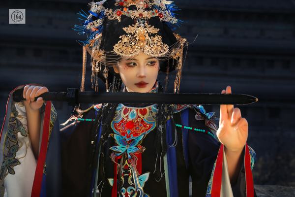 花间月 · 大祭司