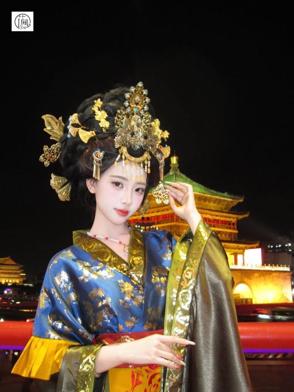 花间月 · 钟楼